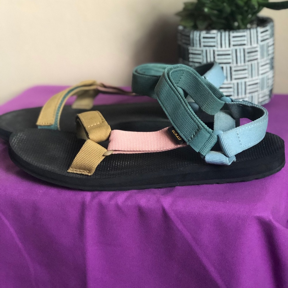 Teva universal original light multi size 11